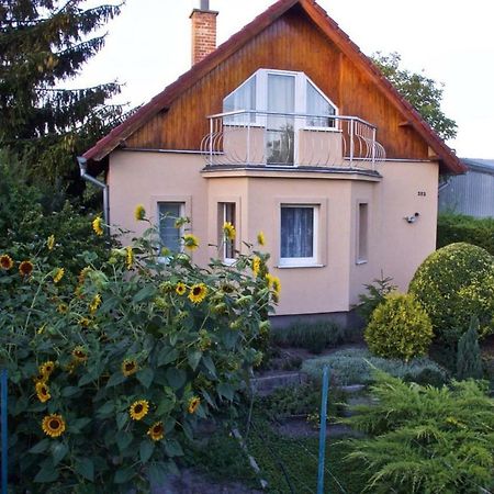 Cottage Near Slovakiaring Mihalfai Majer Ngoại thất bức ảnh