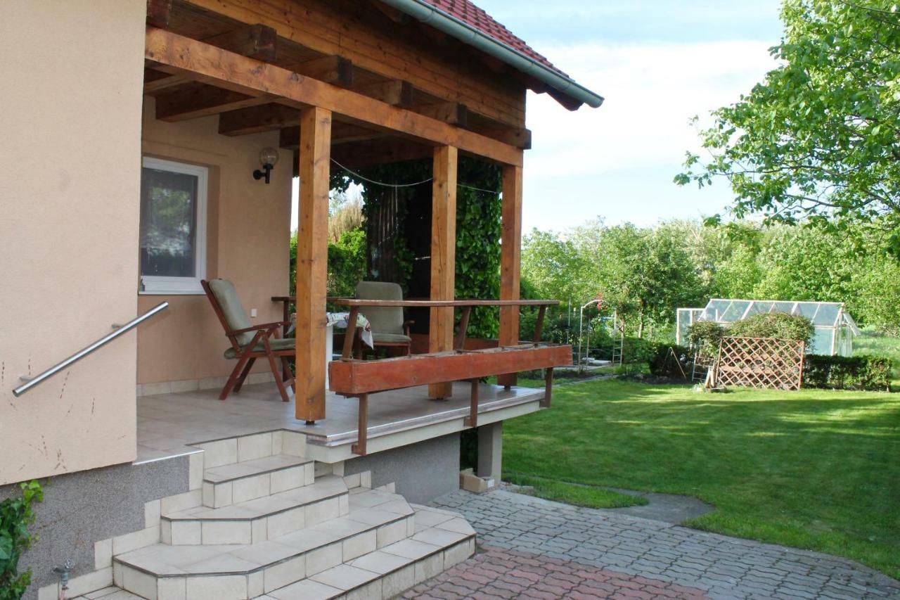 Cottage Near Slovakiaring Mihalfai Majer Ngoại thất bức ảnh